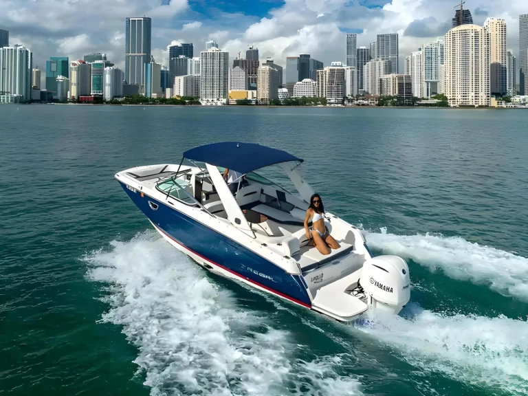 Régal Regal 27 Fasdeck charter bareboat eller skeppad i Miami Beach