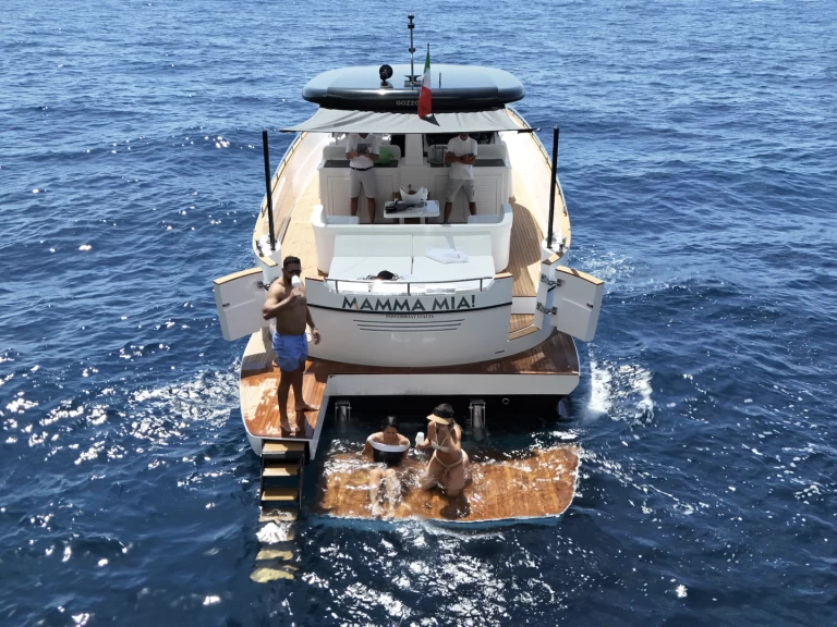 Hyra Motorbåt  med eller utan skeppare Apreamare Neapel 