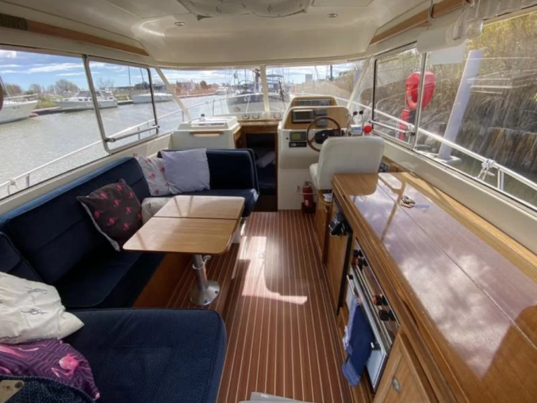 Yacht charter Larmor-Plage billig 31 élite 