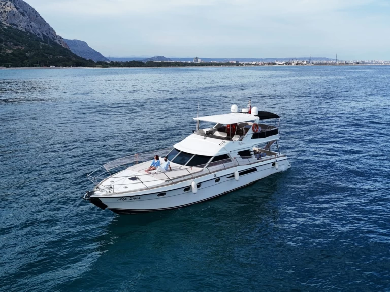 Fairline Targa 64 charter bareboat eller skeppad i Antalya (City)