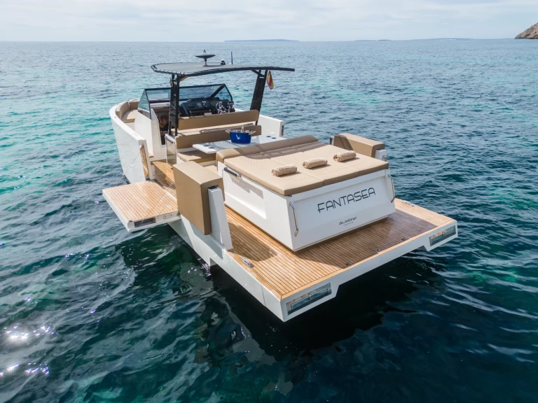 Yacht charter Sant Antoni de Portmany billig D33