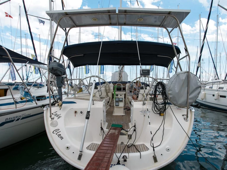 Bavaria Bavaria 42 Cruiser charter bareboat eller skeppad i Split 