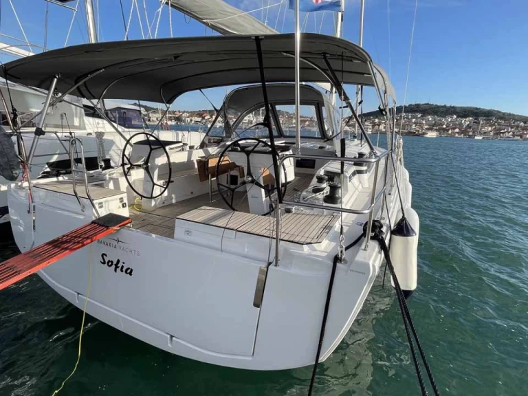 Uthyrning Šibenik  - Bavaria Bavaria C46 av Samboat 