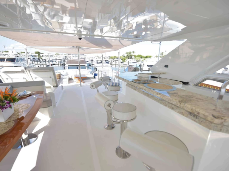 Hyr en Ocean alexander Touch N Go Nassau 