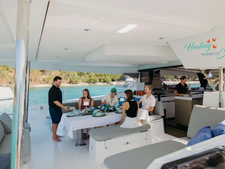 Hyra Lyx yacht med eller utan skeppare Fountaine Pajot Brittiska Jungfruöarna 