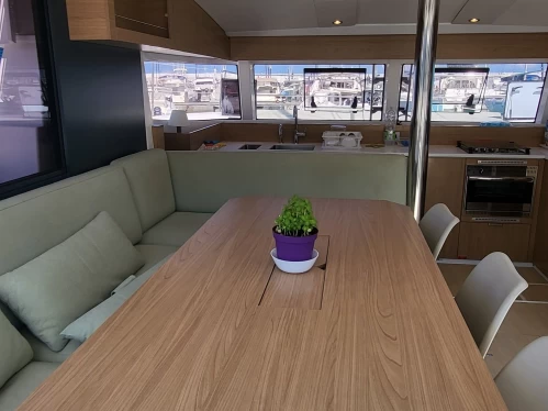 Yacht charter Procida billig Bali Catsmart