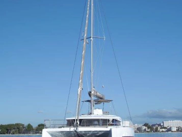 Bali Bali 4.5 charter bareboat eller skeppad i Coconut Grove