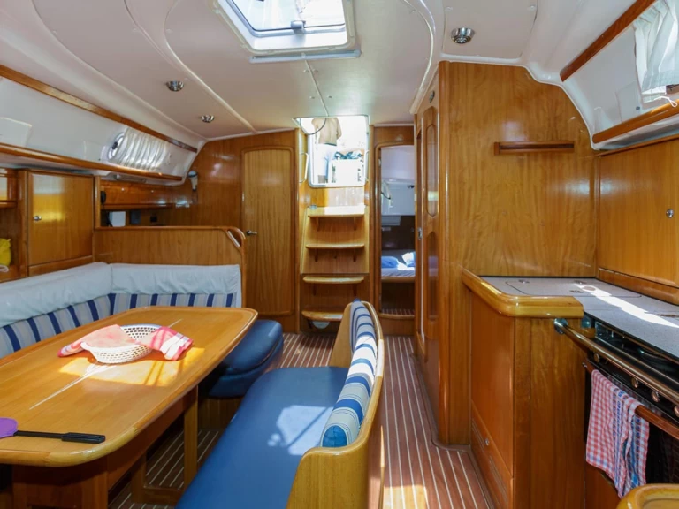 Yacht charter Split  billig Bavaria 42 Cruiser