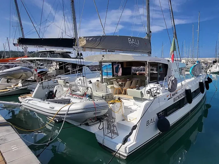 Katamaran  för uthyrning Procida till det bästa priset 