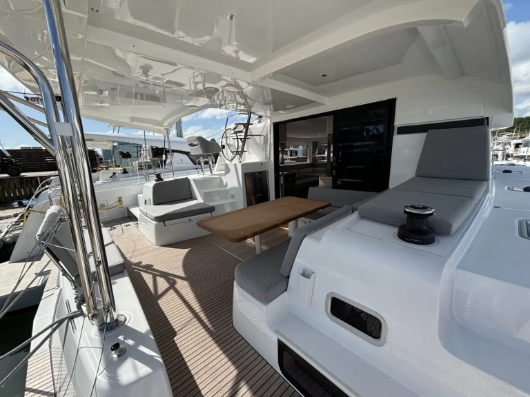 Hyra Katamaran  med eller utan skeppare Lagoon Playa Sardinera 