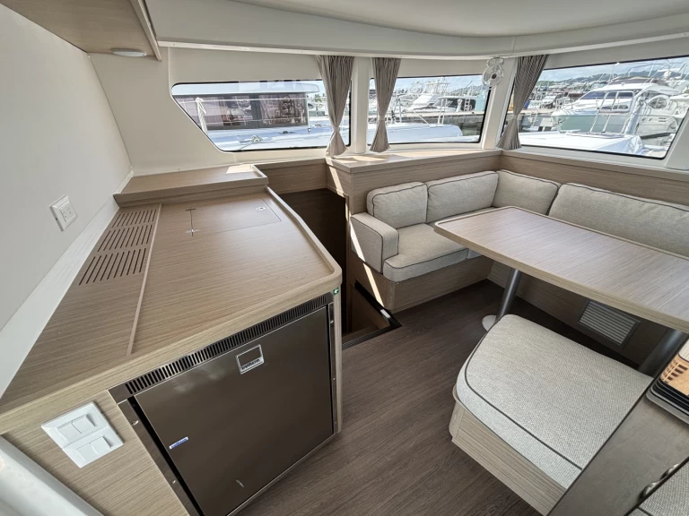 Uthyrning Katamaran  Lagoon med en båtlicens 