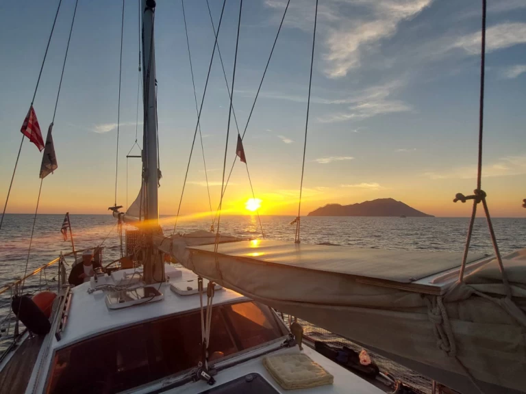 Uthyrning Segelbåt  Georg Nissen med en båtlicens 
