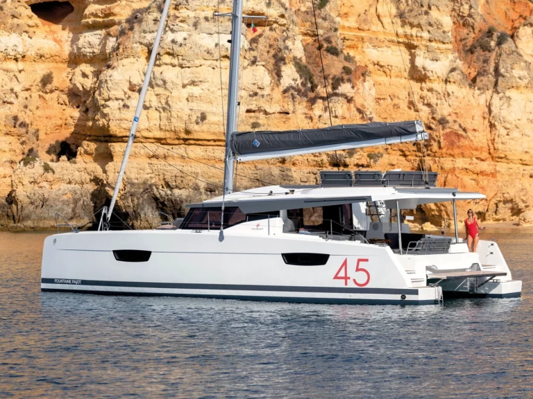 Båtuthyrning Fountaine Pajot Elba 45 i Capo d'Orlando på Samboat 