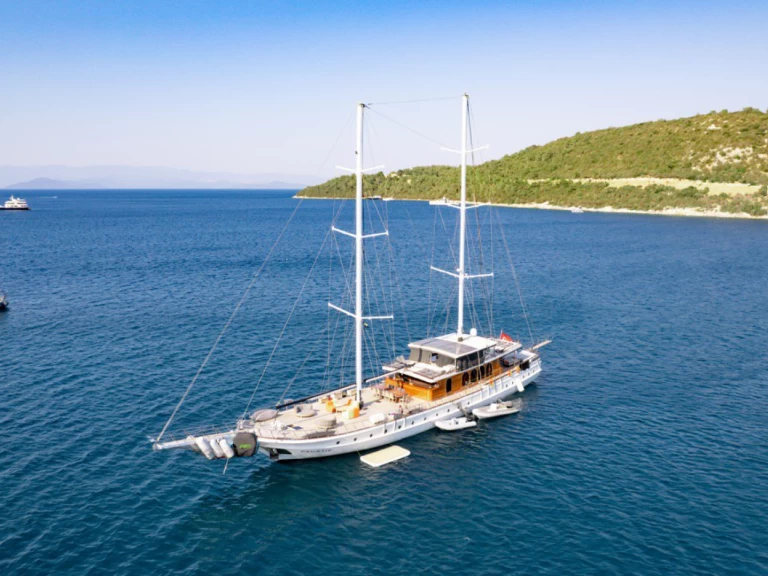 Custom Made Caustic charter bareboat eller skeppad i Bodrum