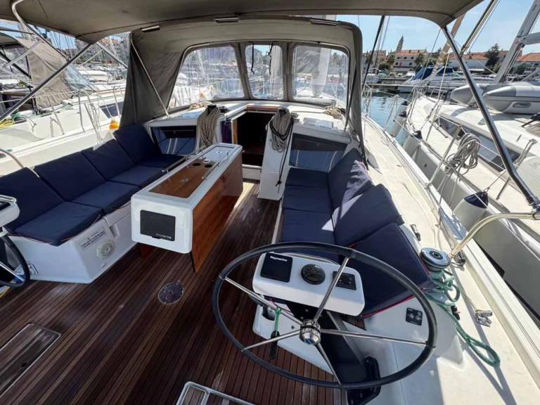 Hyr en Dufour Dufour 430 Split  