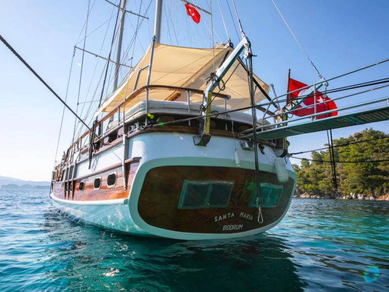 Uthyrning Segelbåt  Custom Made med en båtlicens 