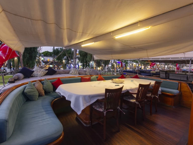 Custom Made Serenad charter bareboat eller skeppad i Bodrum