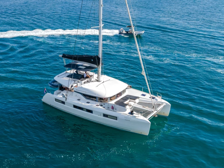 Lagoon Lagoon 50 charter bareboat eller skeppad i Kaštela
