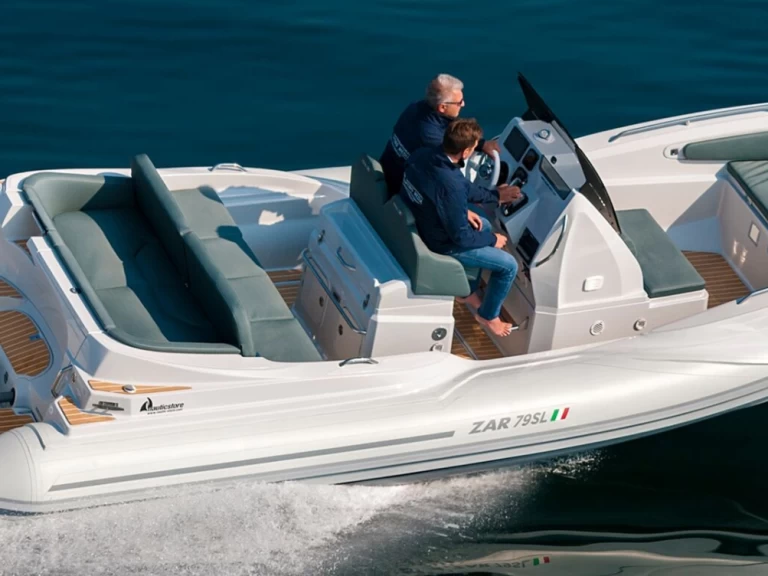 Zar 79SL charter bareboat eller skeppad i Hamnen i Pollenca