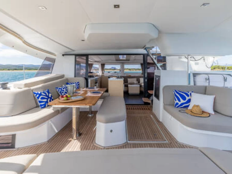 Hyr en Fountaine Pajot Fountain Pajot FP 44 Paros (ostrov) 