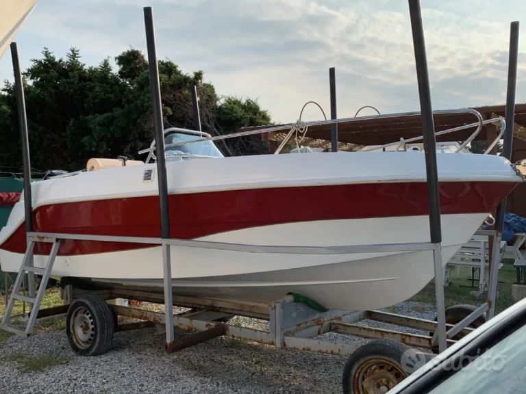 Uthyrning Motorbåt  Marinello med en båtlicens 