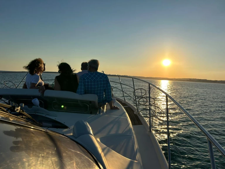 Hyr en Cranchi Mediterranee 47 Marina de Lagos 