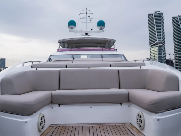 Princess Princess 30 charter bareboat eller skeppad i Palaio Faliro