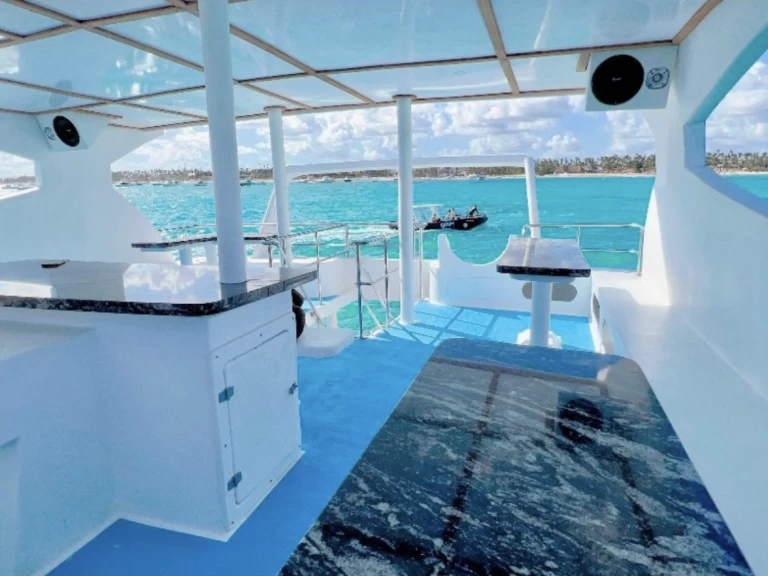 Custom Made 60 charter bareboat eller skeppad i La Romana