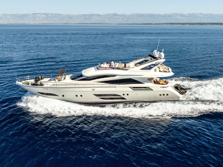 Dominator-Shipyard Dominator 780S Deluxe charter bareboat eller skeppad i Sukošan