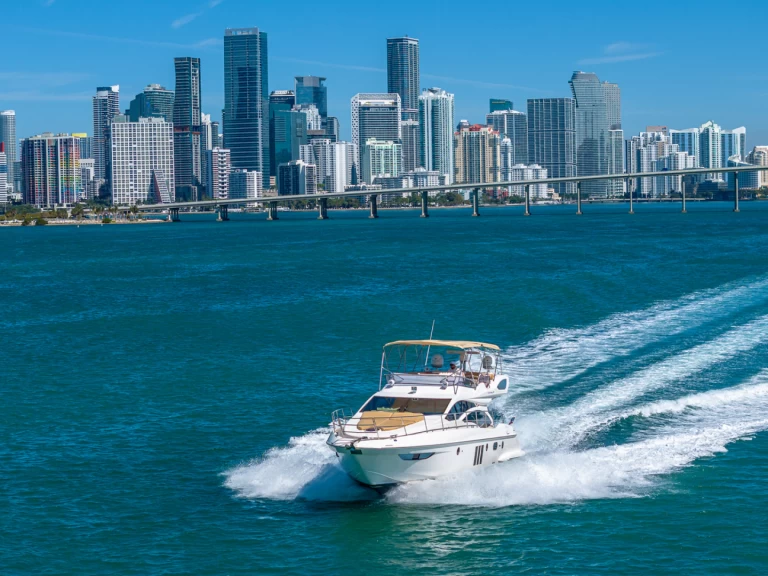 Hyr en Azimut Azimut 53 Fly Miami Beach 