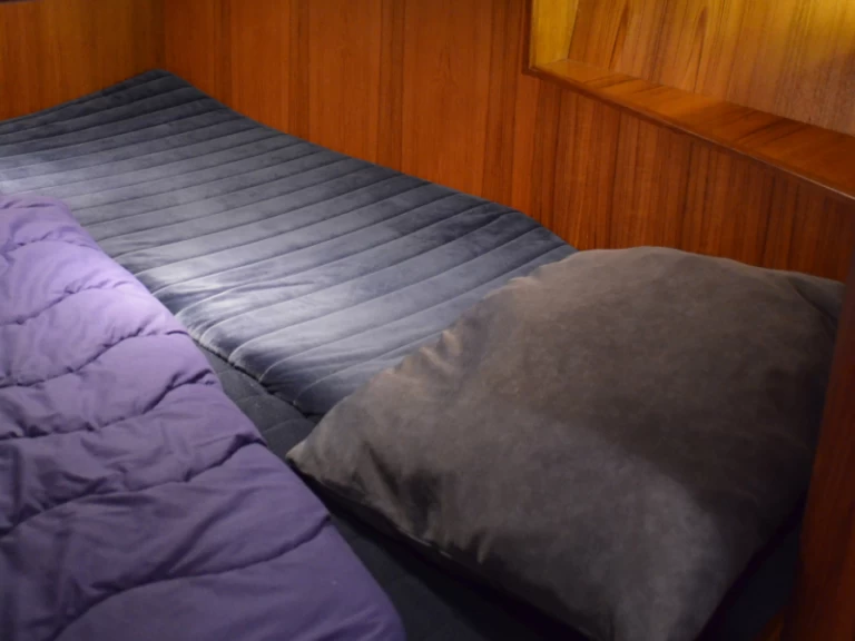 Yacht charter Drachten billig Deluxe 42