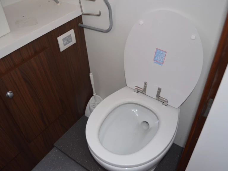 Yacht charter Drachten billig Bravoure 40