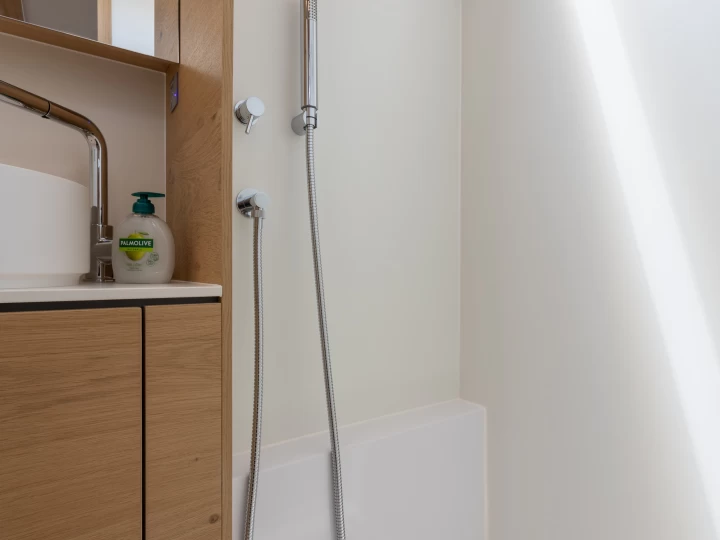 Hyr en Elan Impression 45 Split  