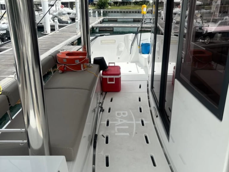 Bali Bali 4.8 charter bareboat eller skeppad i Road Town