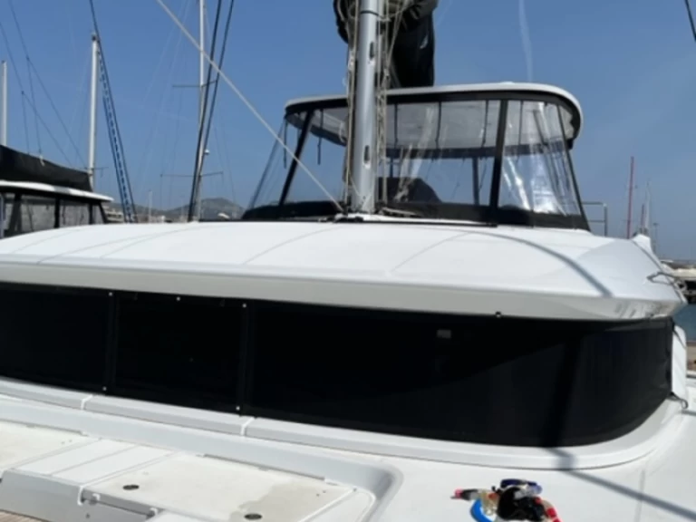 Båtuthyrning Lagoon Lagoon 50 i Alimos på Samboat 