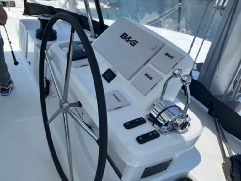 Hyra Katamaran  med eller utan skeppare Lagoon Alimos 