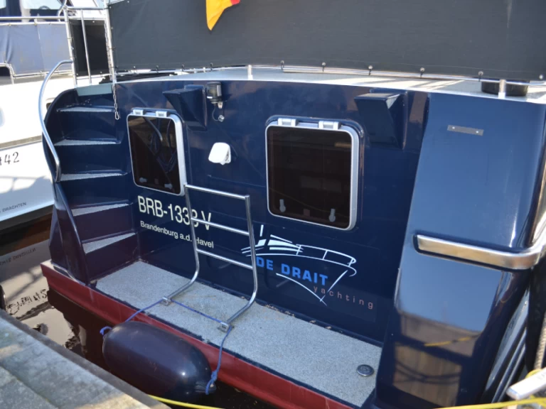 De Drait Renal 36 charter bareboat eller skeppad i Drachten