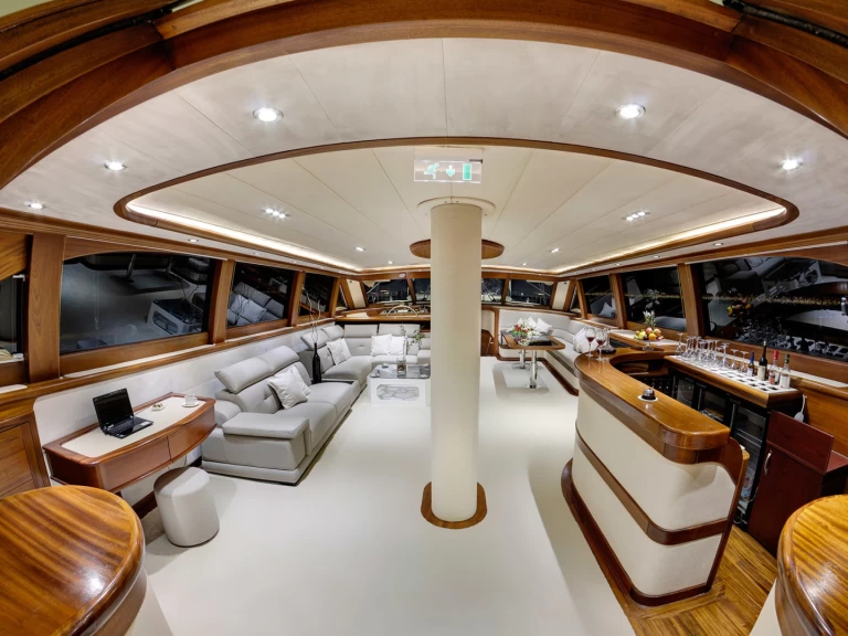 Hyr en  Luxury Sailing Yacht Split  