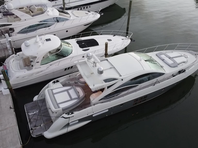 Lyx yacht för uthyrning Miami  till det bästa priset 