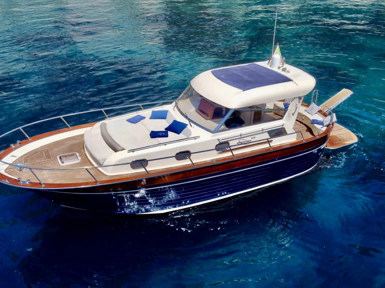 Yacht charter Sorrento billig Gozzo 38