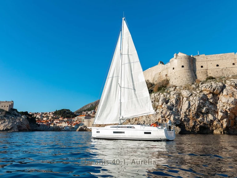 Båtuthyrning Bénéteau Oceanis 40.1 i Komolac på Samboat 
