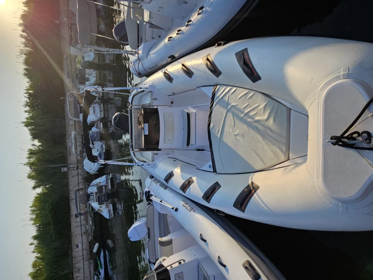 Selva Selva 640 charter bareboat eller skeppad i Sanary-sur-Mer