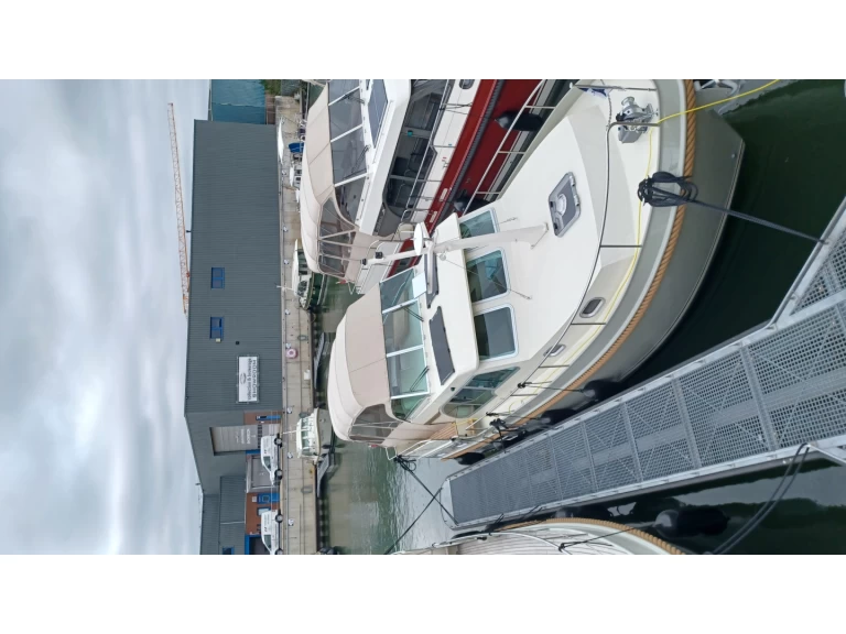 Linssen Linssen Grand Sturdy 35.0 AC Intero charter bareboat eller skeppad i Werder (Havel)