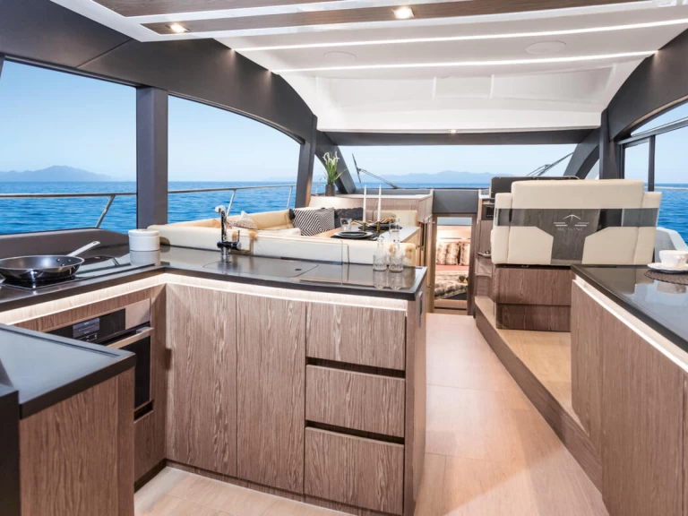 Uthyrning Kaštela - Sealine Sealine F430 av Samboat 