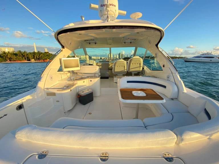 Uthyrning Lyx yacht i Miami Beach - Sea Ray Sea Ray 480 Sundancer