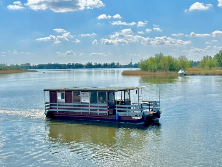 Yacht charter Radewege billig TS1000