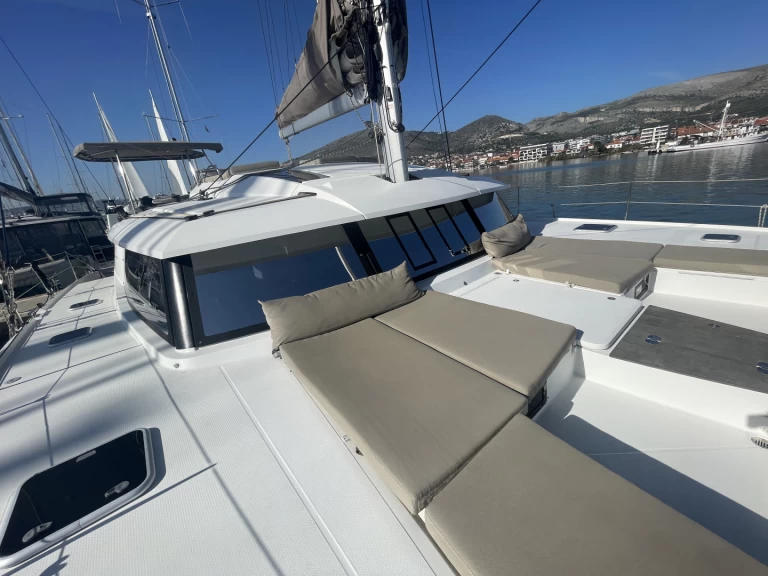 Hyra Katamaran  med eller utan skeppare Fountaine Pajot Lefkáda 