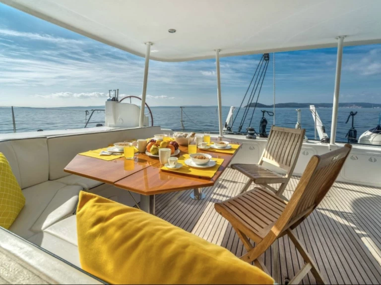 Hyra Katamaran  med eller utan skeppare Lagoon La Ciotat 