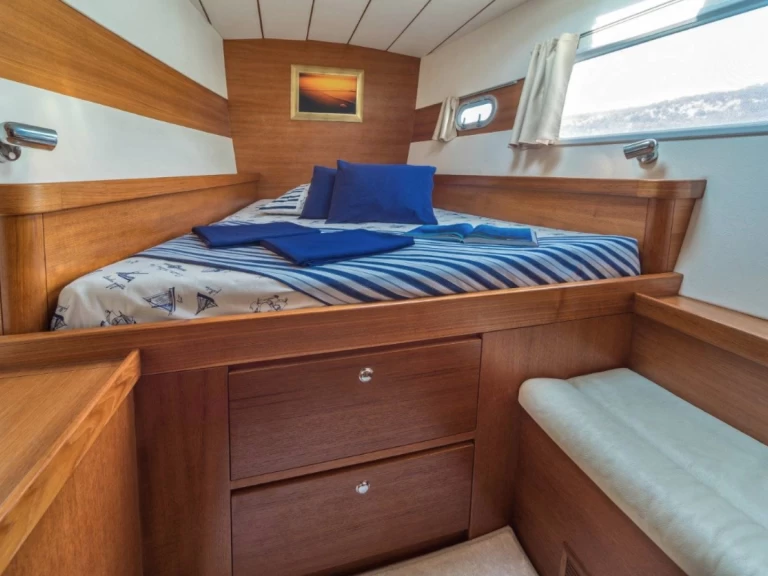 Uthyrning Katamaran  Lagoon med en båtlicens 