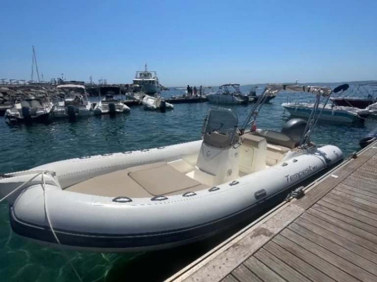 RIB för uthyrning Les Issambres till det bästa priset 